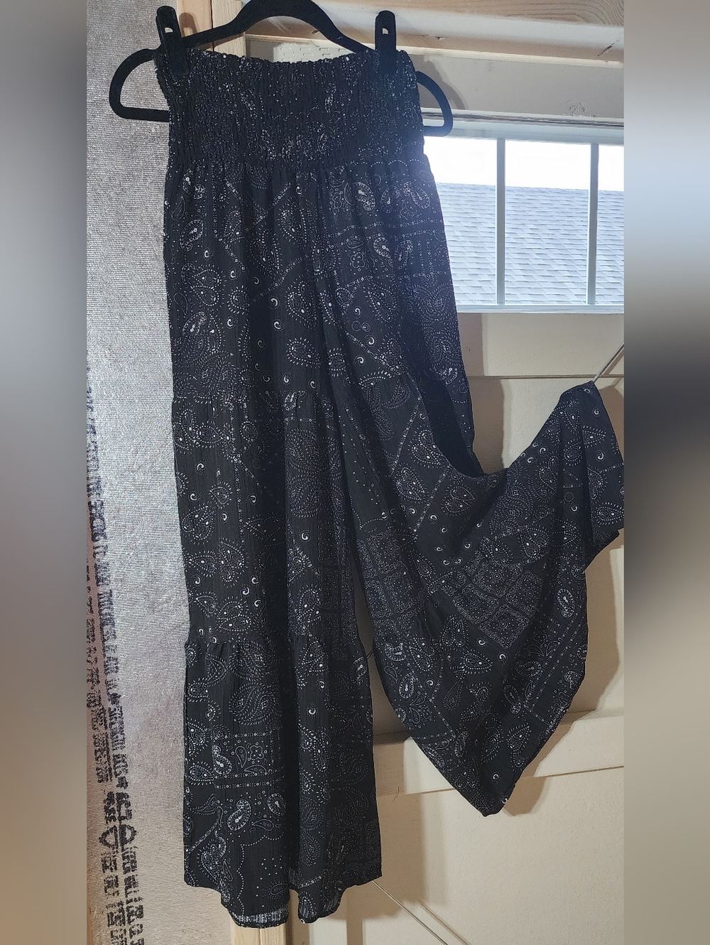 SOLD!! NEW!!!"POL Style" Fabulous & Flowy Black Paisley WideLeg Pants , NWT - Picture 5 of 6